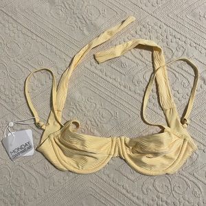 NWT Monday Swimwear Creme Wave Maui top size p